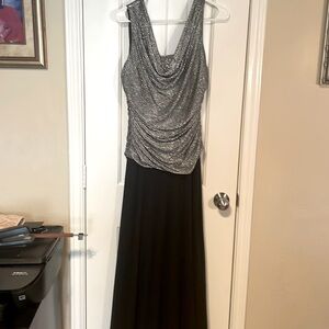 Sleeveless Silver Metallic/Black Evening Dress